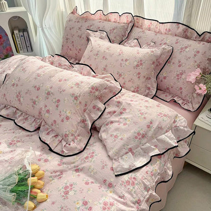 Fresh Ruffled Edge Trim Bedding Set