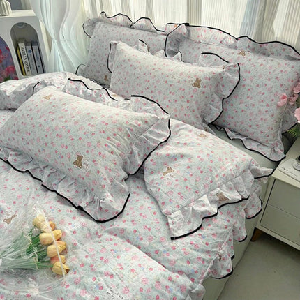 Fresh Ruffled Edge Trim Bedding Set